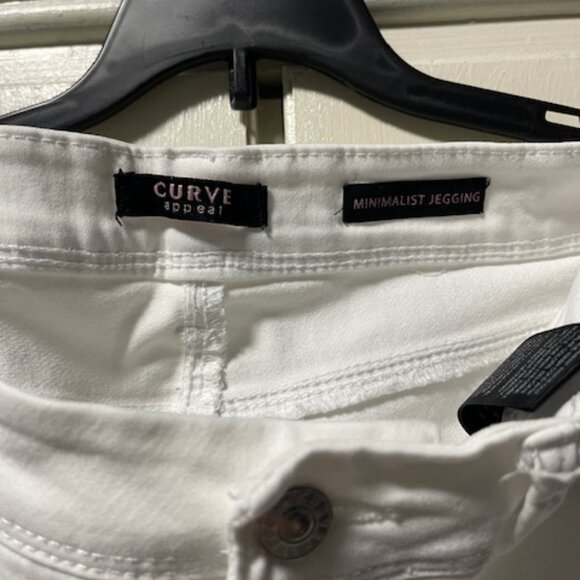 Curve Appeal  Jeans  Size 8 - Picture 2 of 4
